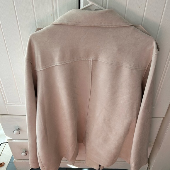 TAHARI Women Cream Women's Faux Fur Jacket with Silver Snaps and Front Zippers - Picture 4 of 8